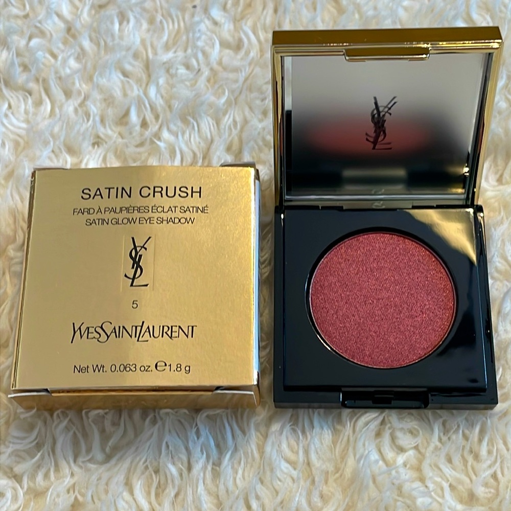 New! Yves Saint Laurent Satin Crush Satin Glow Eyeshadow in 5 Radical Rust.